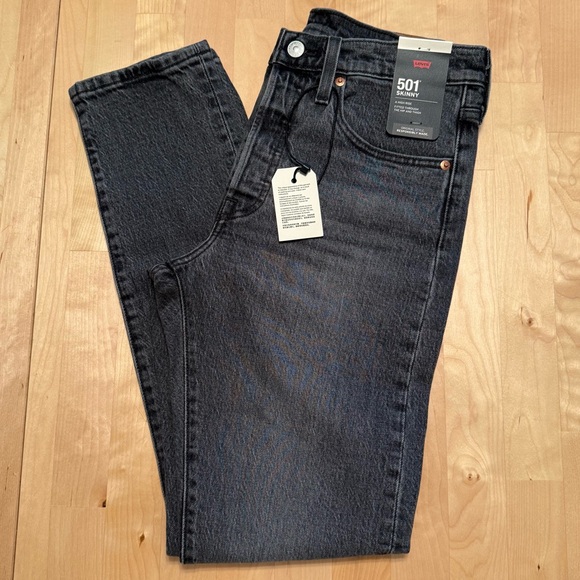 NWT Levi’s 501 Skinny Jeans - women’s 26x30 - Picture 1 of 12